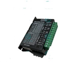 استپ درایو دو فاز 5 آمپر hqm اچ کیو ام مدل TB6600 بدنه فلزی مخصوص موتورهای 4 تا 22 کیلوگرم استپ موتور 42HS04 تا 57HS22 (اورجینال وارداتی)