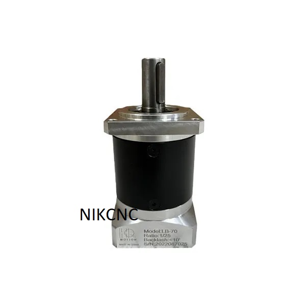 گیربکس 90 خورشیدی سرووموتور HQM اچ کیو ام مدل LE90-064-19 سایز 90 نسبت 1 به 64 شفت ورودی 19 شفت خروجی 22 فلنج گرد مناسب 750 وات 3000 دور (گیربکس سیاره ای) (اورجینال وارداتی)